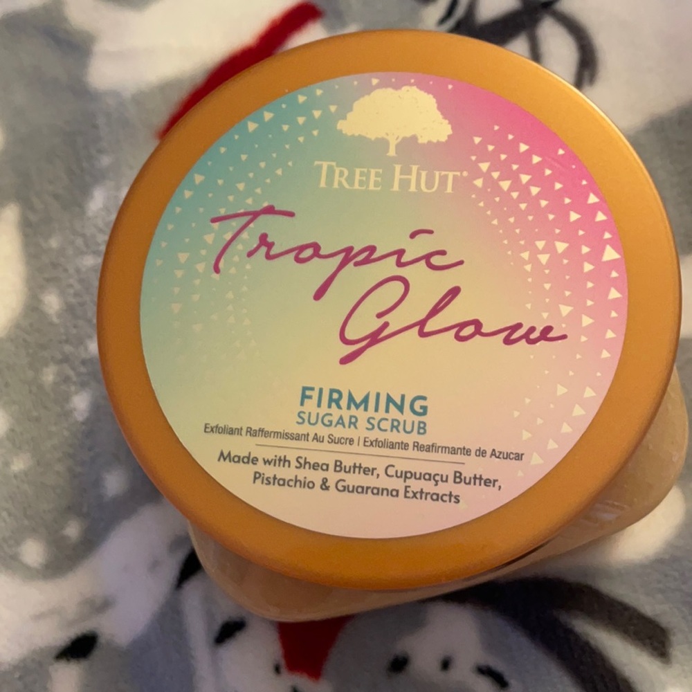 Tropic glow tree hut body scrub